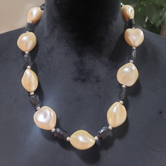 Unbranded Jewelry - Women Fashion Vintage Chunky Big Cream Lucite Beads Black Stones Beaded Necklace